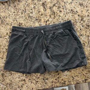 Tasc cotton bamboo shorts sz XL